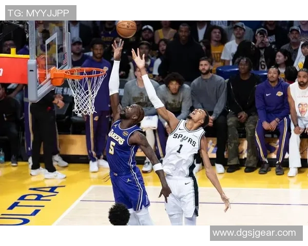 酷玩篮球NBA：酷玩篮球带你享受最热的NBA赛事与分析